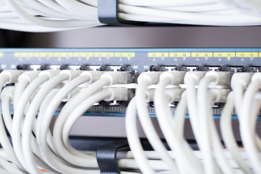 Fast Gigabit Ethnernet network switch in datacenter
